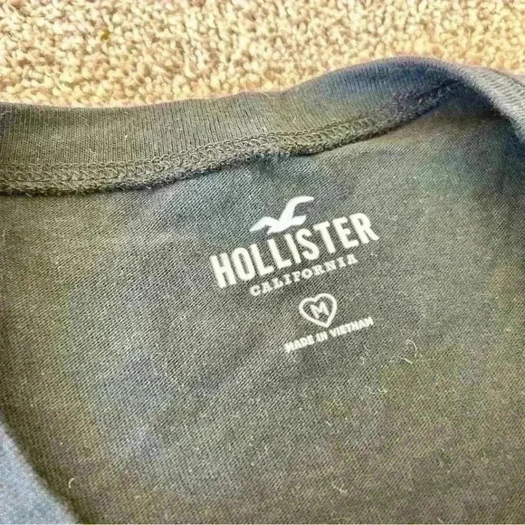 Hollister Crop Top with Crochet Detail - Picture 3 of 3